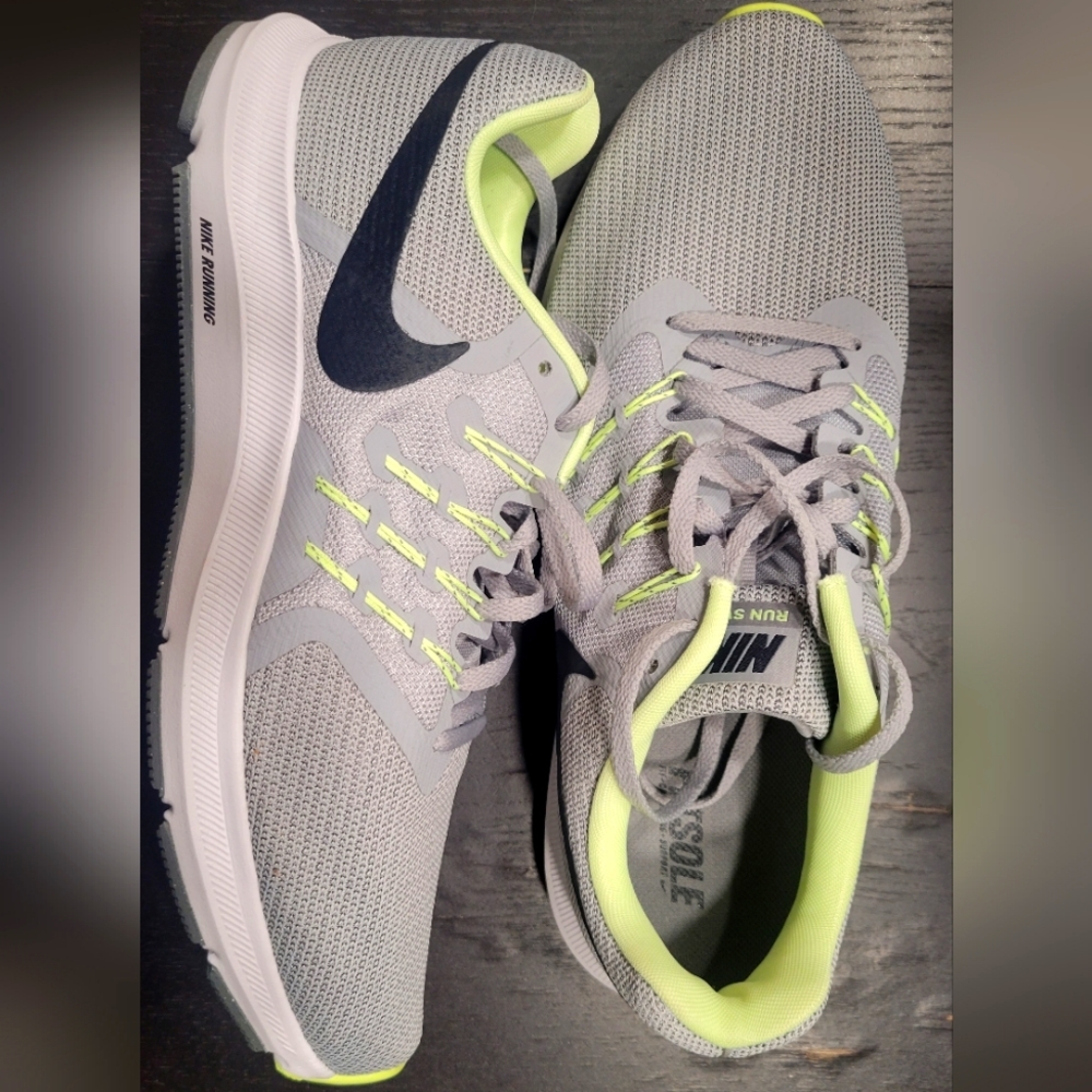 Nike Run Swift "wolf grey" SIZE 11